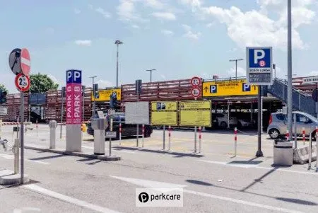Parcheggio Park E Aeroporto Treviso foto 3